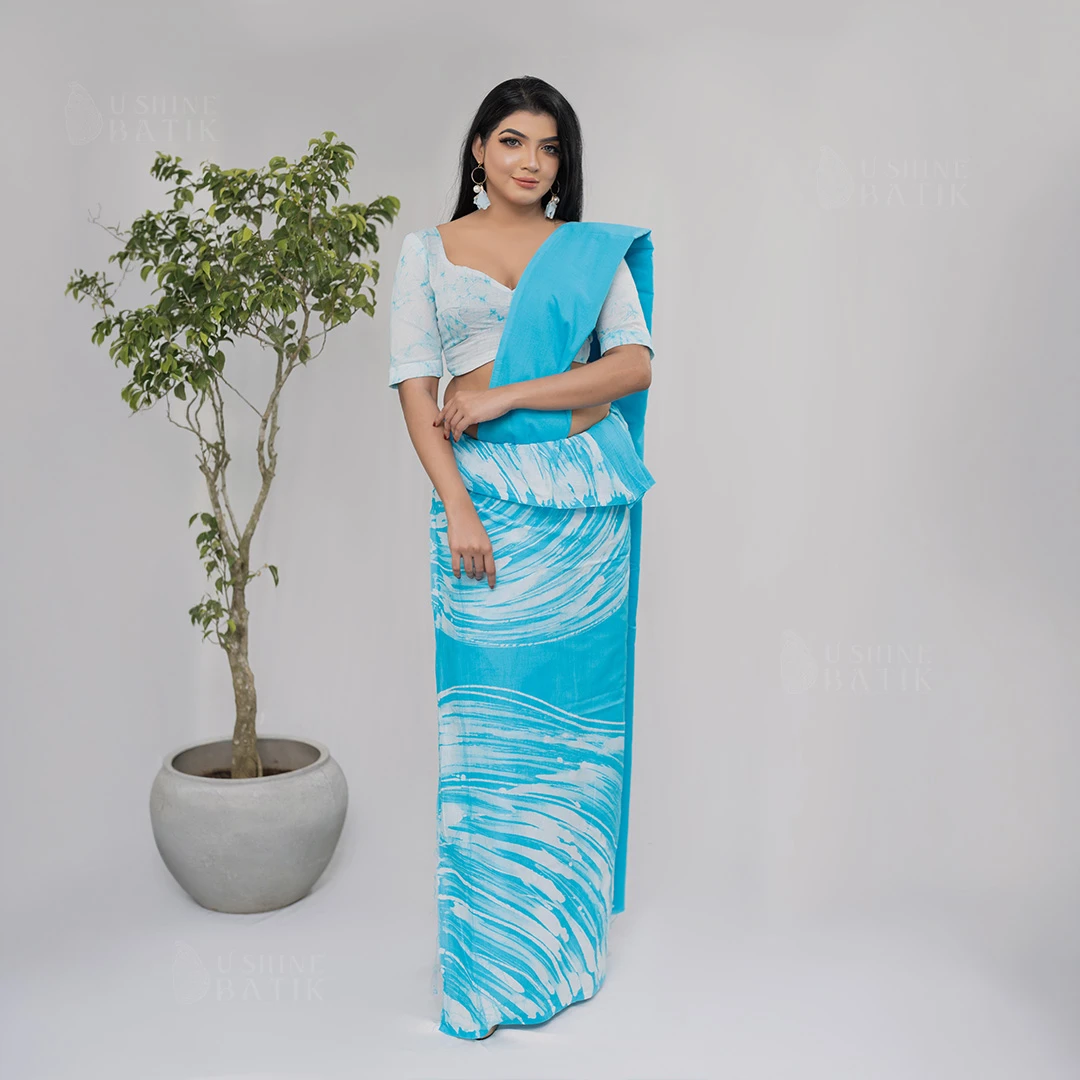 202559 - Handcrafted Batik Saree - White with Cracks