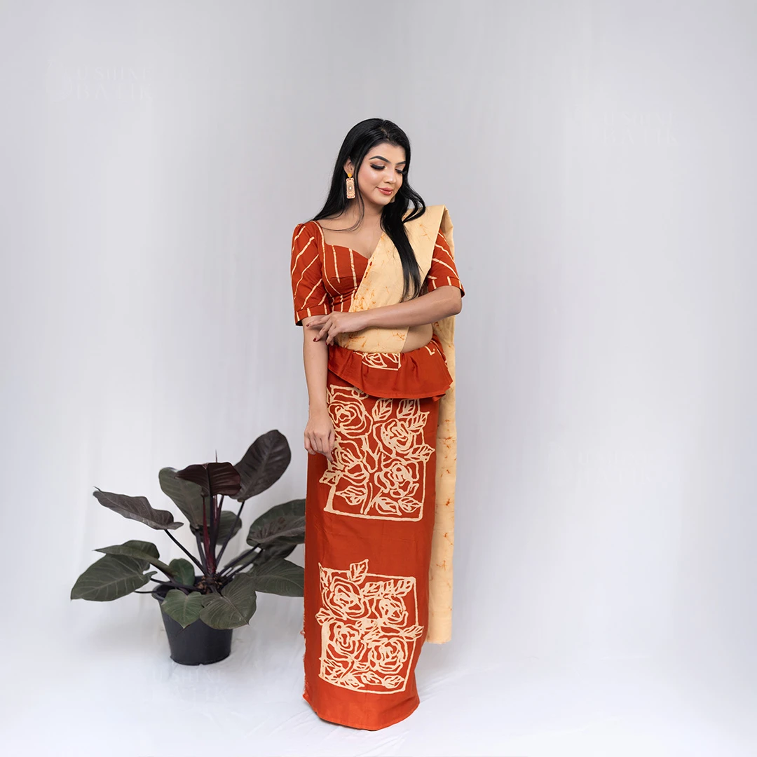 202561 - Handcrafted Batik Saree - Cream Lines